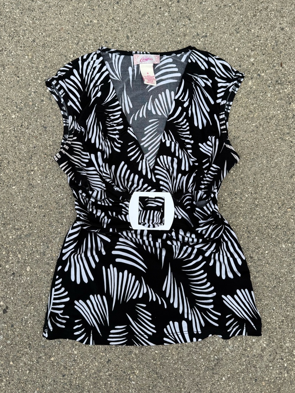 Vintage 2000s Candie’s Black & White Palm Print Belted V-Neck Top